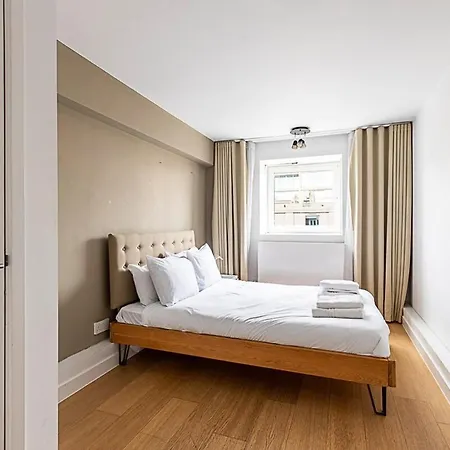 Modern Apartment With Balcony Londra Esterno foto