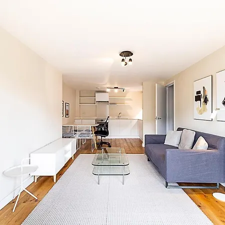 Modern Apartment With Balcony Londra Esterno foto