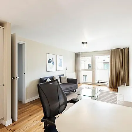 Modern Apartment With Balcony Londra Esterno foto